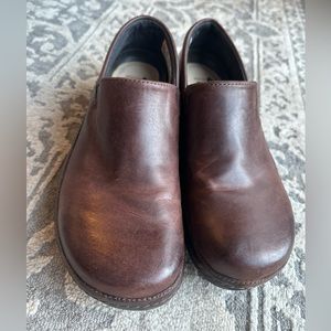 Timberland Pro Women’s. Brown leather. Clogs. Size 8.